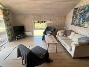 Modern Holiday Home With 200M To Beach