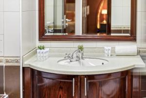 Lux 3BHK in Marina with Pool Table Opal 305