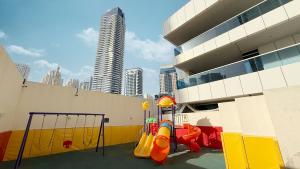 Lux 3BHK in Marina with Pool Table Opal 305