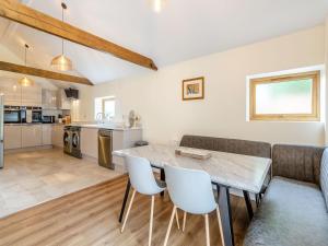 Tawny Acre Barn - Uk38614