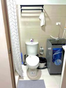 1 Bedroom Condo at Shore 2 Near Airport with Balcony & Pool View