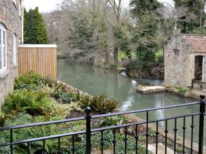 Dippers Folly