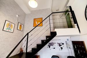 The rabbits hole hostel