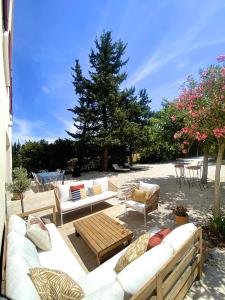 Maisons de vacances Maison avec grand Jardin et Piscine - Capacite 8 Personnes : photos des chambres