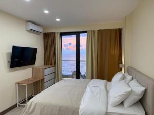 Роскошные апартаменты с видом на море в Цихисдзири на берегу лучшего пляжа Грузии