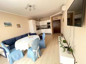 Sunny Varvara Apartment