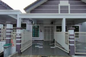 OYO Homes 90611 Homestay Demas