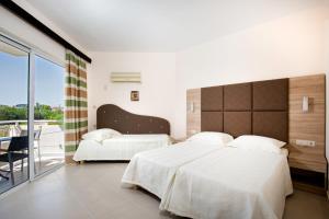 Lyristis Studios & Apartments Rhodes Greece