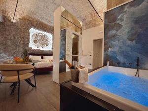 Corona Suite & Rooms