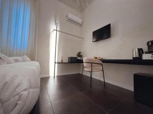 Corona Suite & Rooms