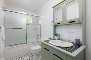 Cozy 1BR BSMT Escape Large Free Parking