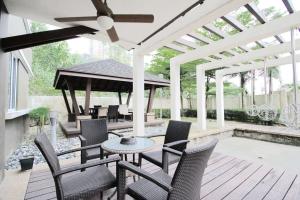 A Chic 4BR Oasis with Gazebo Your Dream Getaway