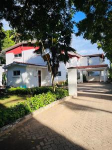 BEACH FRONT 3 Bedroom Bungalow