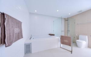 Luxury Sea View Pool Villa L at UniQue Residences