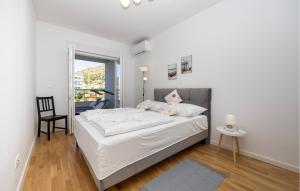 2 Bedroom Beautiful Apartment In Seget Donji 
