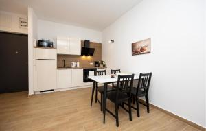 Beautiful Apartment In Seget Donji With Wifi