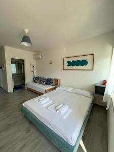 Grazioso Mono sulla Costa dei Trabocchi