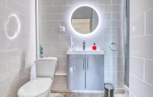 Maisons de vacances Charmante Maison Avec Piscine : photos des chambres