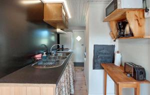 1 Bedroom Amazing Home In Ryssby