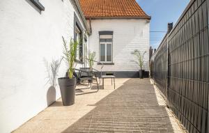 Cozy Home In Eperlecques With Wifi