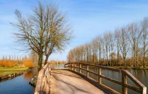 Maisons de vacances Cozy Home In Eperlecques With Wifi : photos des chambres
