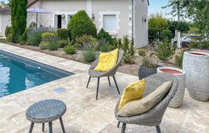 Maisons de vacances Gite Avec Piscine Et Jacuzzi : photos des chambres