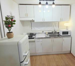 Daon house - Line 6 Bommun Station-Line 4 Seongshin Yeodae Station