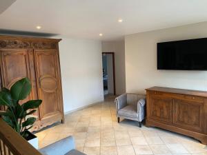 Maisons de vacances Longere 7 personnes - 4 chambres - 3 SdB Orcival : photos des chambres