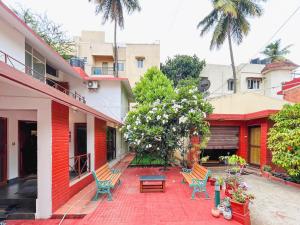 Cine Castle 4BHK Luxury Spacez Villa with Private Theatre & Garden