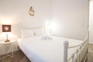 Charming 3BR in the Heart of Town by Feel Nazaré