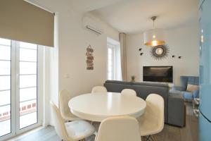 Charming 3BR in the Heart of Town by Feel Nazaré