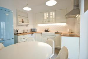 Charming 3BR in the Heart of Town by Feel Nazaré