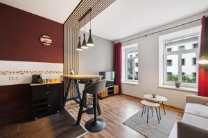 Gemütliches Apartment - hochwertiges Boxspringbett, privater Parkplatz, Terrasse, komplette Küche, WLAN, 40 Zoll HD TV