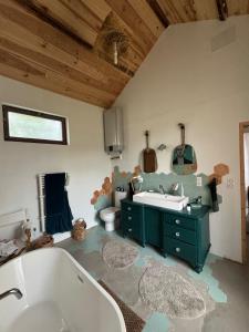 Maison chaleureuse dans les Landes à 2 min du lac et 25 min de Plage Biscarosse en voiture