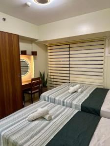 Tagaytay Staycation - Balaico 2 balconies Taal View 2BR