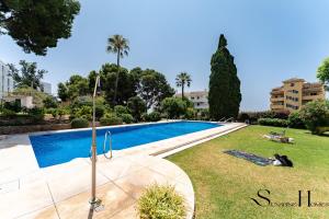 Andalusian Style 3 Bd Apartment with Sea Views in Central Benalmadena