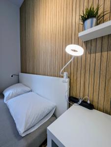 Fabryczna Station Rooms and Apartments