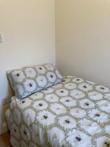 Ilford Express Room in East London