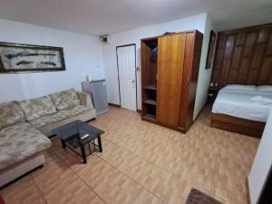 Namtip Bar & Guesthouse