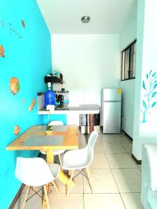 Suite Galarous Island