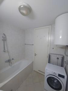 DELTA CITY Apartment