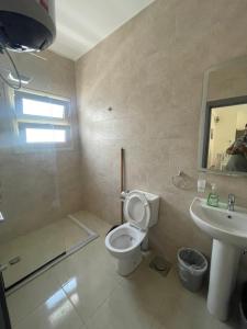 Bayt Hassan S19 - Super spacious roof top One Bedroom apartment