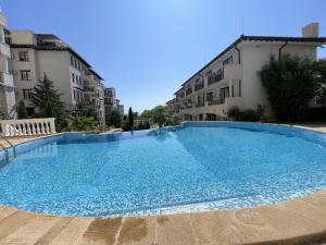 The Cliff apartment - free parking