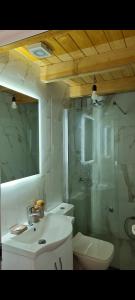 Mountain Vista Guesthouse Shkafi