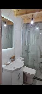 Mountain Vista Guesthouse Shkafi