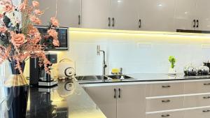 Tam An Luxury 2br 3 min walk to MY KHE Beach An Thượng Mường Thanh Apartment
