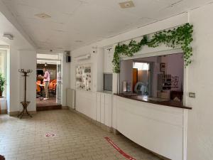 Auberges de jeunesse Hostel Coeur de cite : Chambre Familiale avec Salle de Bains Privative