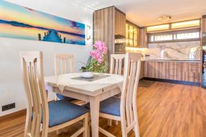 In front of the beach Arguineguin