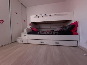 Maisons de vacances Maison avec Piscine privee chauffee 9X4m Clim TV grand ecran location saisonniere de vacances ete proche plage et centre ville sud montpellier : photos des chambres