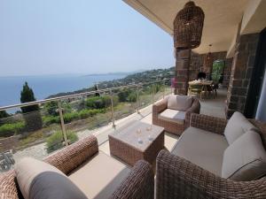 Familienfreundliche Villa Vistaero mit atemberaubenden Meerblick by Riviera Homelife Management